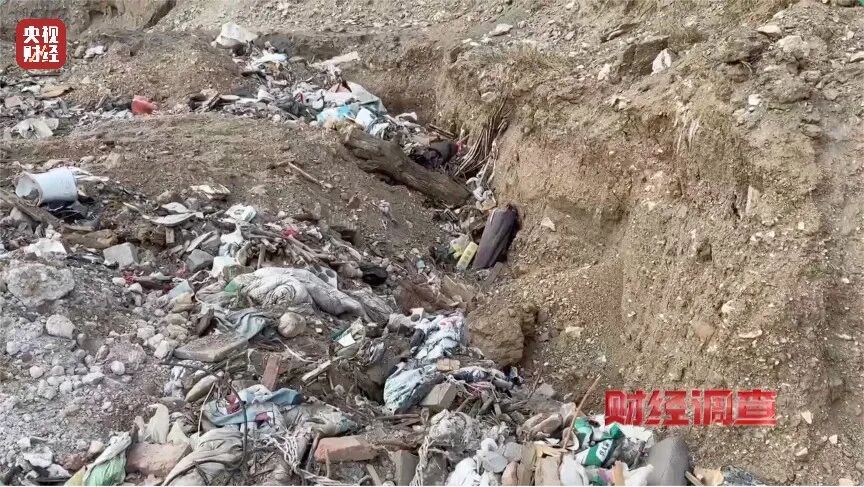 河道发黑发臭！各类垃圾、医疗废弃物露天堆放，多地农村垃圾乱象触目惊心→