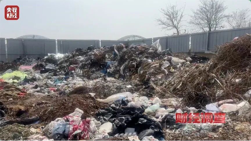 河道发黑发臭！各类垃圾、医疗废弃物露天堆放，多地农村垃圾乱象触目惊心→