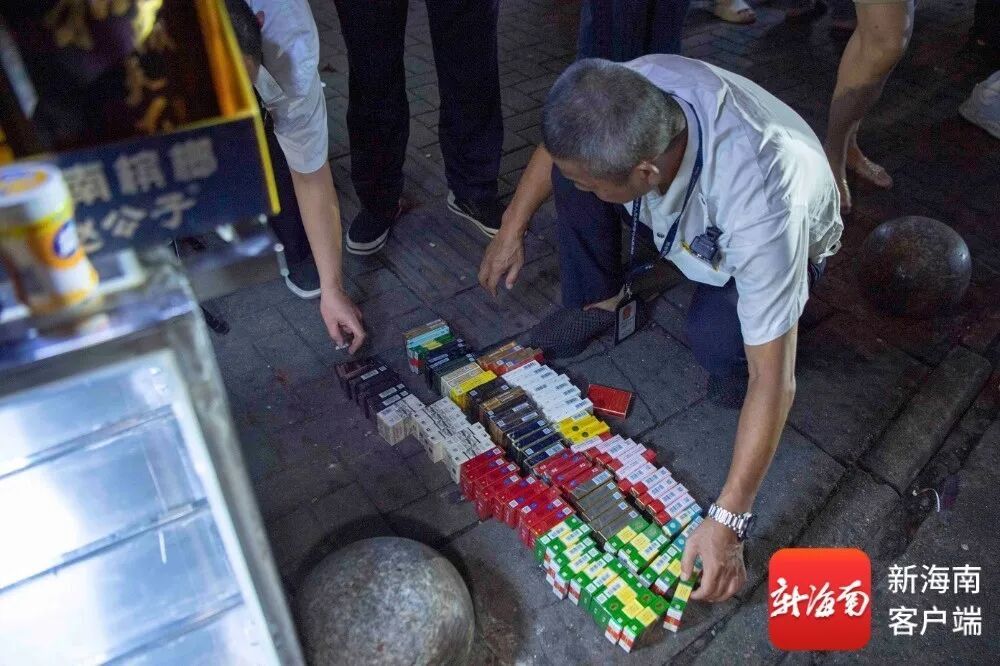 海口11家摊位被查获涉假香烟540包,售价不比真烟便宜…… 海口11家摊位被查获涉假香烟540包,售价不比真烟便宜……