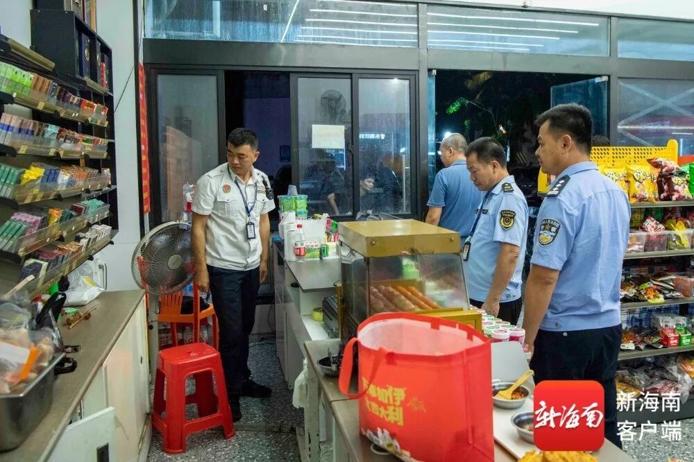 海口11家摊位被查获涉假香烟540包,售价不比真烟便宜…… 海口11家摊位被查获涉假香烟540包,售价不比真烟便宜……