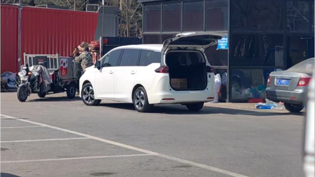 涉案200余万!北京警方刑拘17人,其中有曾经获刑三年的嫌疑人! 涉案200余万!北京警方刑拘17人,其中有曾经获刑三年的嫌疑人!