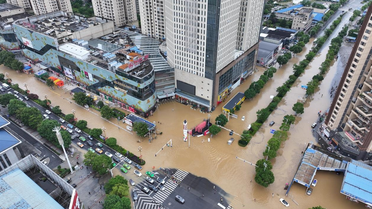 黔南多地遭遇强降雨 应急响应升级全力迎战 黔南多地遭遇强降雨 应急响应升级全力迎战