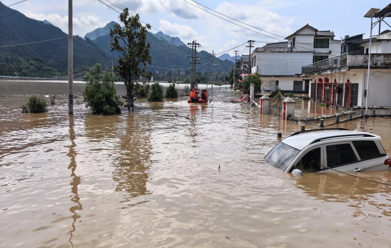 黔南多地遭遇强降雨 应急响应升级全力迎战 黔南多地遭遇强降雨 应急响应升级全力迎战