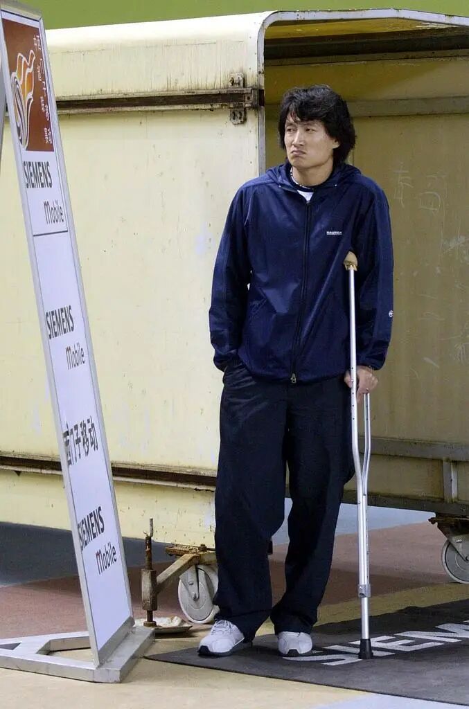 从中超球星到外卖骑手,邱忠辉回应“博流量”:我只是认为人生不能躺平 从中超球星到外卖骑手,邱忠辉回应“博流量”:我只是认为人生不能躺平