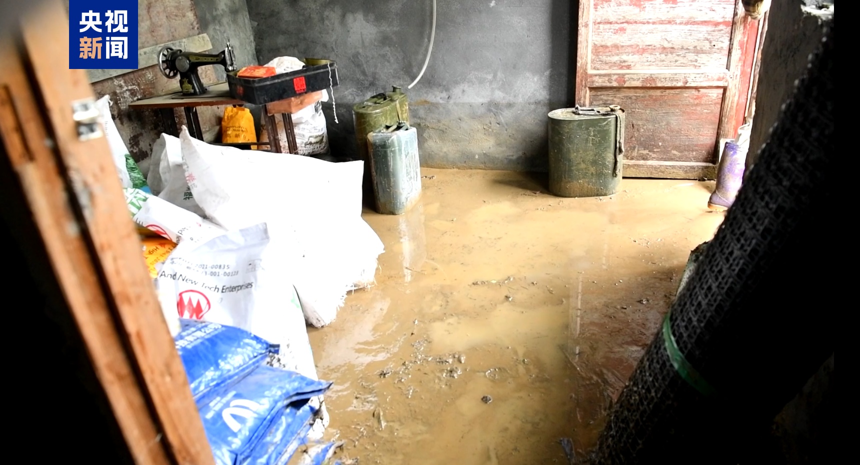 湖北宣恩突降暴雨致一村庄3死4失联,当地深夜转移数百群众 湖北宣恩突降暴雨致一村庄3死4失联,当地深夜转移数百群众