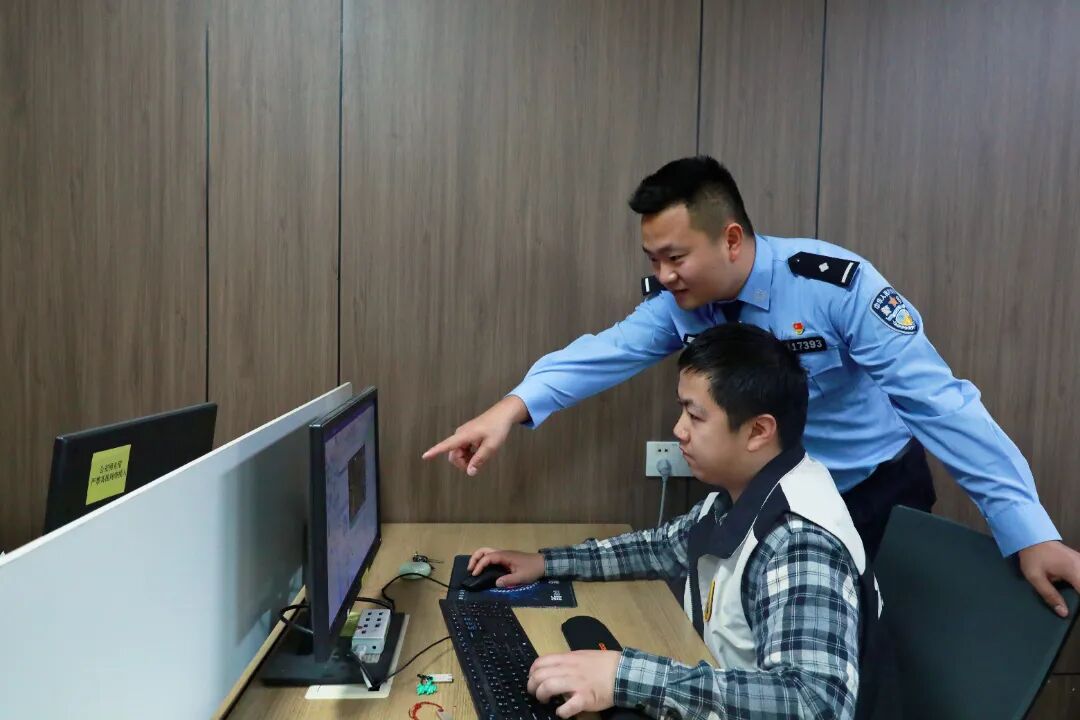 男子抵押黄金首饰竟是“金包银”,杭州店主紧急报警! 男子抵押黄金首饰竟是“金包银”,杭州店主紧急报警!