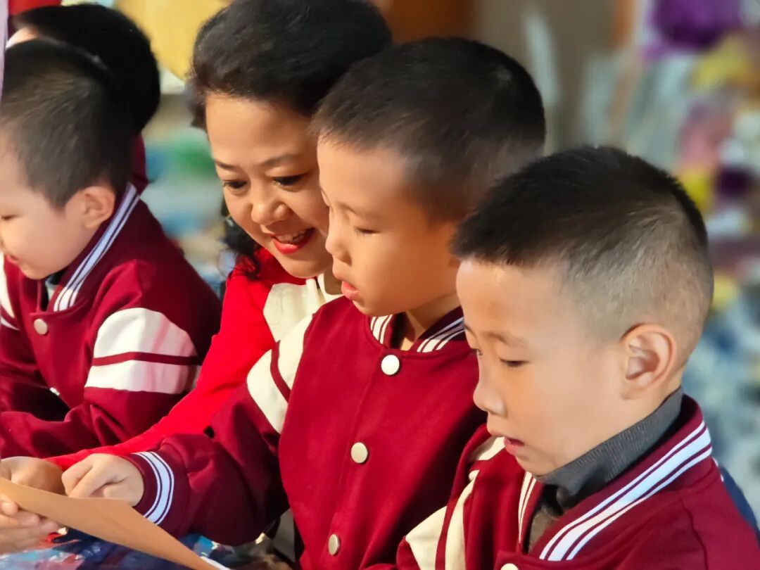 从“职业”到“志业”,她用35年把幼教做成一生信仰 从“职业”到“志业”,她用35年把幼教做成一生信仰