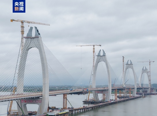 广东清花高速北江特大桥今天合龙 预计年底建成通车 广东清花高速北江特大桥今天合龙 预计年底建成通车