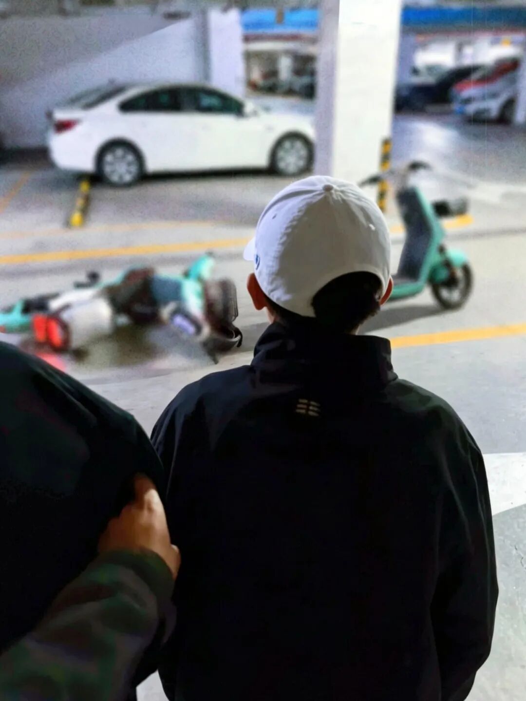 开宝马的去偷宝马了，厦门警方连夜出击