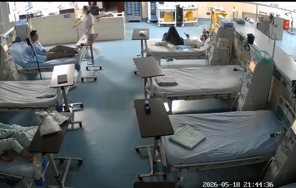 “我们要跑了,病人怎么办!”柳州地震瞬间医护冲向病人,多方点赞:这帮小姑娘挺棒的 “我们要跑了,病人怎么办!”柳州地震瞬间医护冲向病人,多方点赞:这帮小姑娘挺棒的