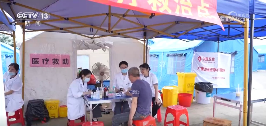 运转有序、提供多种服务 记者探访广西柳州震后安置点 运转有序、提供多种服务 记者探访广西柳州震后安置点