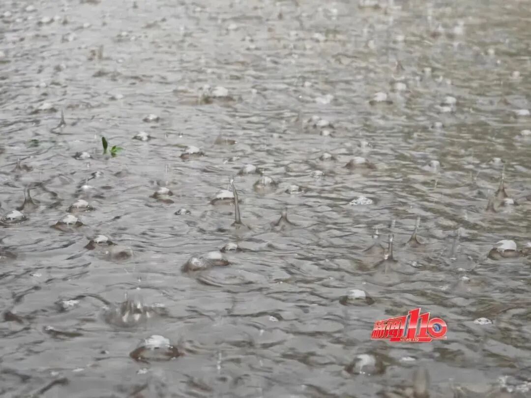 暴雨预警Ⅳ级!强对流、雷暴大风已在路上!福州将迎高温天,这波很猛 暴雨预警Ⅳ级!强对流、雷暴大风已在路上!福州将迎高温天,这波很猛