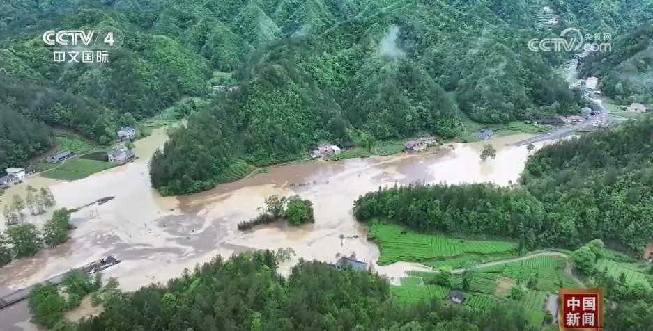黔湘鄂等多地遭遇强降雨 各地组织应急救援力量奔赴受灾一线 黔湘鄂等多地遭遇强降雨 各地组织应急救援力量奔赴受灾一线