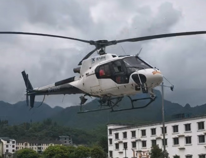 航拍石门洪灾后现场，山体滑坡成巨大“伤痕”！株洲“空中救援队”：凌晨6点就到达