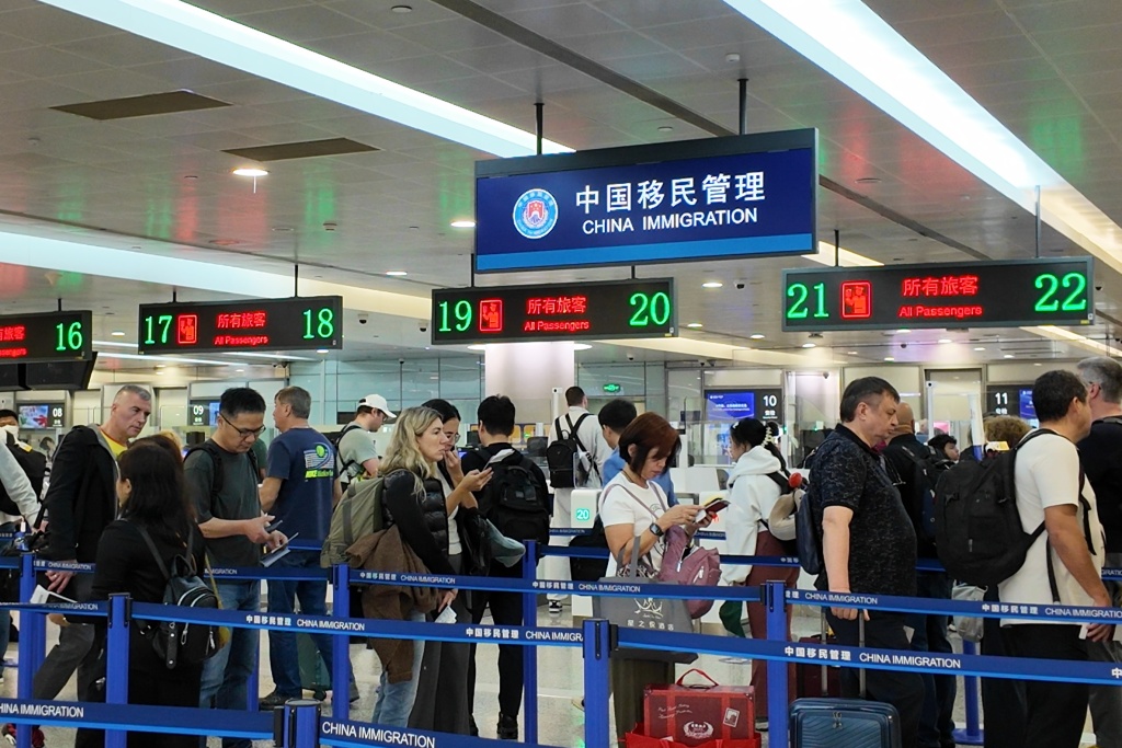 中国对俄免签八个多月,近32万俄籍旅客经上海入境同比增67.8% 中国对俄免签八个多月,近32万俄籍旅客经上海入境同比增67.8%