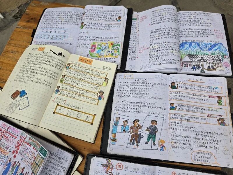 “我连名字都不会写,要向小学生请教” “我连名字都不会写,要向小学生请教”