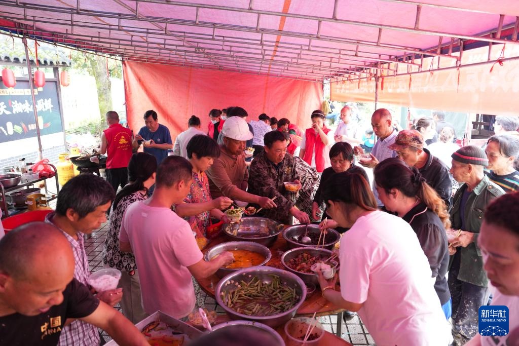 湖南石门:同心聚力 共渡难关 湖南石门:同心聚力 共渡难关