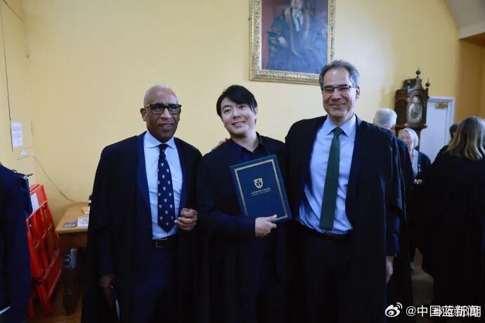 郎朗获授剑桥大学荣誉院士,本人发文:很荣幸,感恩认可 郎朗获授剑桥大学荣誉院士,本人发文:很荣幸,感恩认可