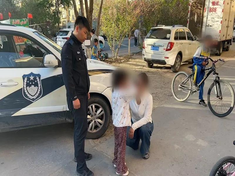 86岁老人迷路，小女孩走散……别怕，那抹“藏蓝”一直在