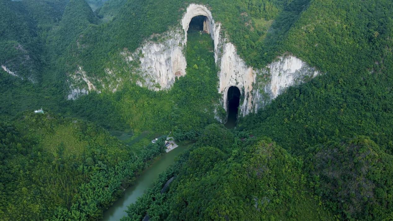 湘渝粤银发族扎堆贵州安顺 看21℃小城如何变“流量”为“留量”