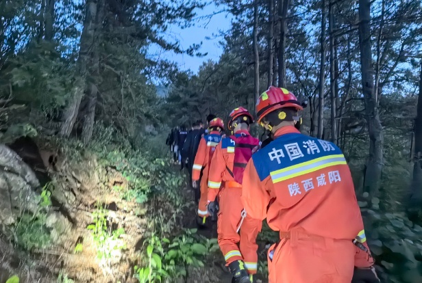 结伴进山采药，一人走失！深山迷路被困怎么办？