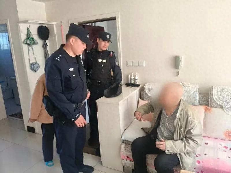 86岁老人迷路，小女孩走散……别怕，那抹“藏蓝”一直在