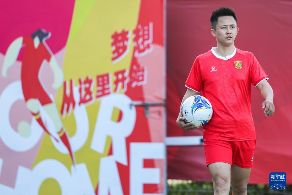 热爱,是他们的入场券——凡人英姿奔赴“东北超” 热爱,是他们的入场券——凡人英姿奔赴“东北超”