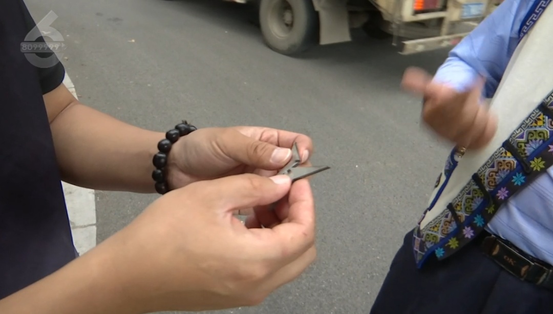 昆明一主干道惊现“铁蒺藜”，多辆车遭殃！已经不是第一次…