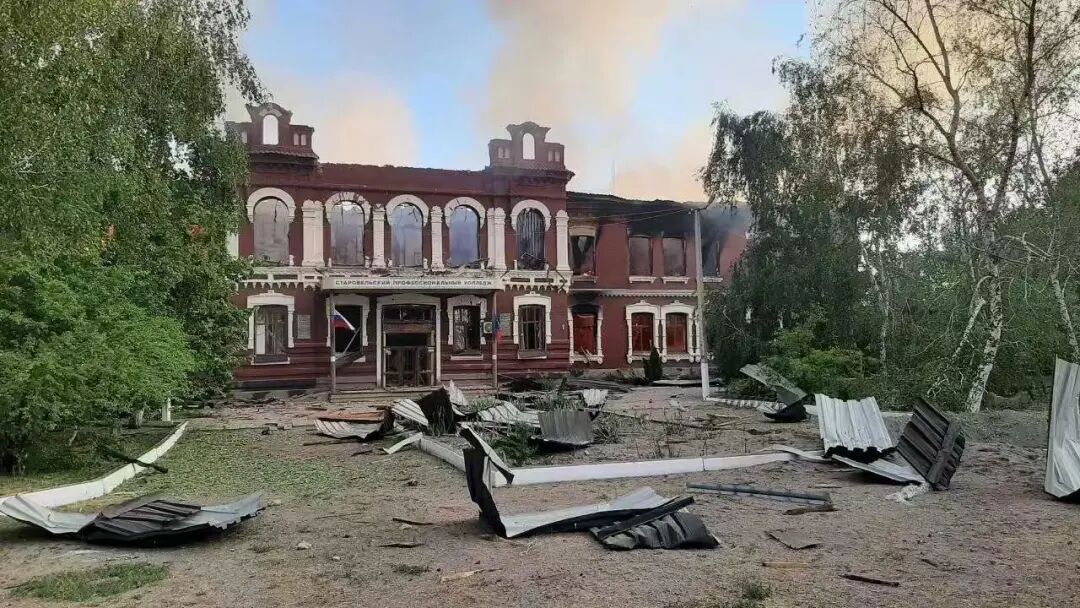 俄方:乌克兰袭击卢甘斯克学校已致10死38伤,另有11人下落不明 俄方:乌克兰袭击卢甘斯克学校已致10死38伤,另有11人下落不明