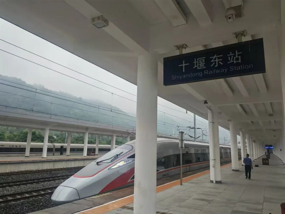 西十高铁启动试验运行,武汉至西安2.5小时 西十高铁启动试验运行,武汉至西安2.5小时