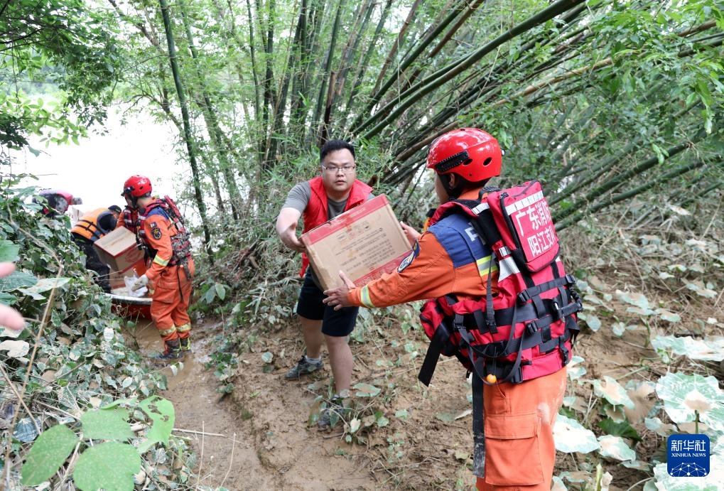 广东阳江:抢险救灾 恢复生产 广东阳江:抢险救灾 恢复生产
