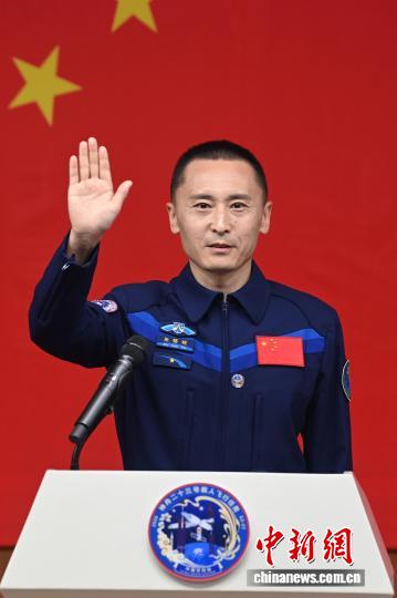 再征星河,朱杨柱盼乘组三人实现1+1+1>3 再征星河,朱杨柱盼乘组三人实现1+1+1>3