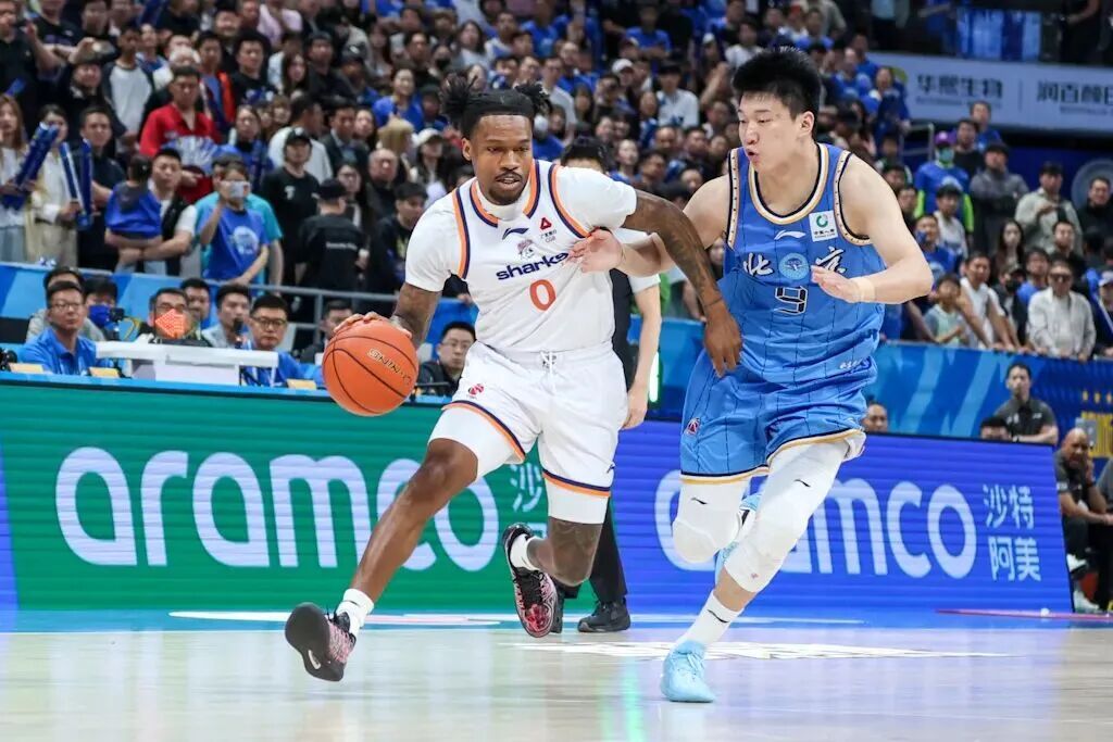 大比分3:1战胜北京,上海男篮时隔24年重返CBA总决赛舞台 大比分3:1战胜北京,上海男篮时隔24年重返CBA总决赛舞台
