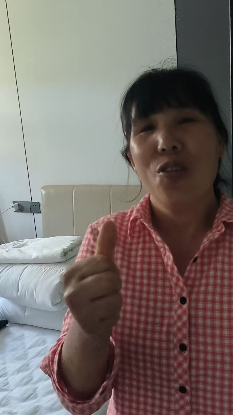 山洪来袭,石门一高中生和父亲逐户敲门叫醒邻居,让村民踩他大腿肩膀过河,当事人讲述 山洪来袭,石门一高中生和父亲逐户敲门叫醒邻居,让村民踩他大腿肩膀过河,当事人讲述