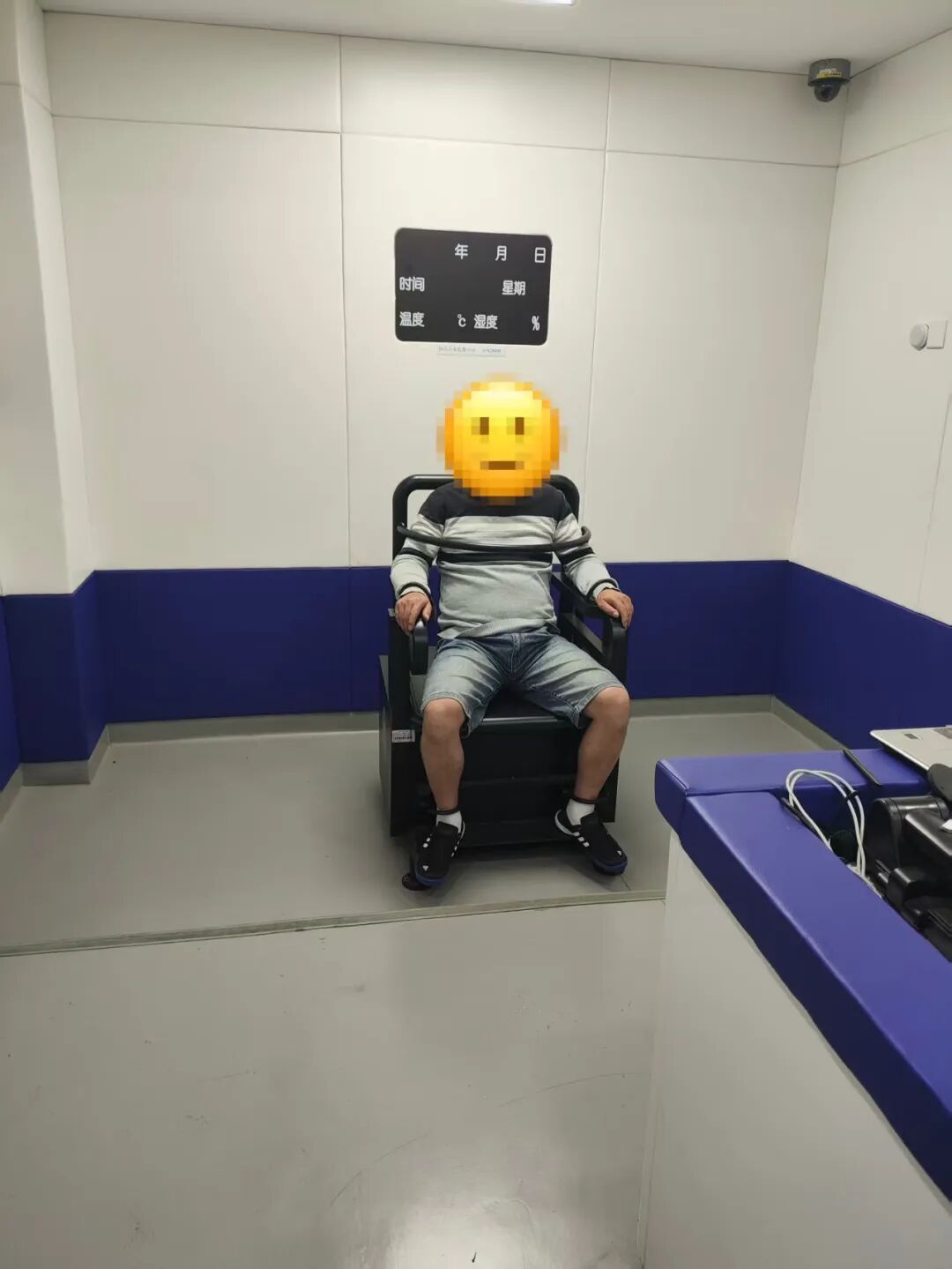 云南昆明2名修车店主为揽客深夜在路上撒“铁蒺藜”，多车轮胎被扎，已被刑拘