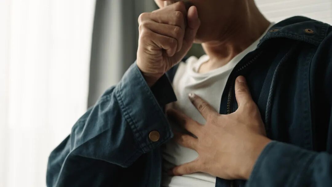 淋完雨竟进了ICU？医生紧急提醒：这三步不能省！