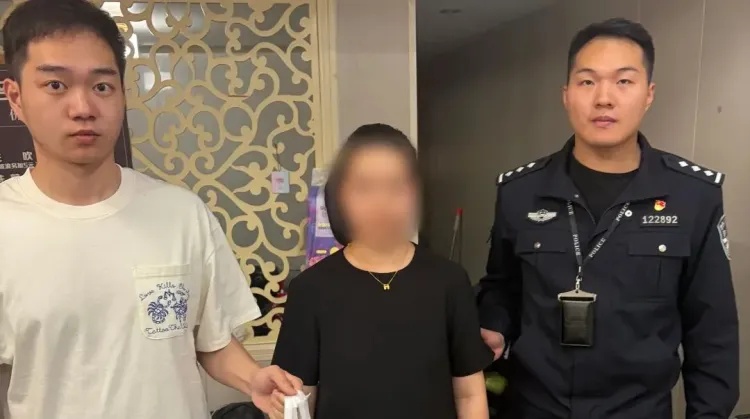 浙江一对夫妻利用自助结账机恶意逃单,疯狂盗窃,两购物车商品仅花费118元…… 浙江一对夫妻利用自助结账机恶意逃单,疯狂盗窃,两购物车商品仅花费118元……