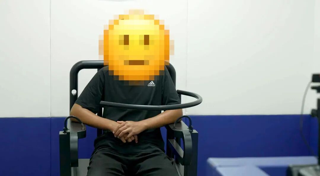 云南昆明2名修车店主为揽客深夜在路上撒“铁蒺藜”，多车轮胎被扎，已被刑拘
