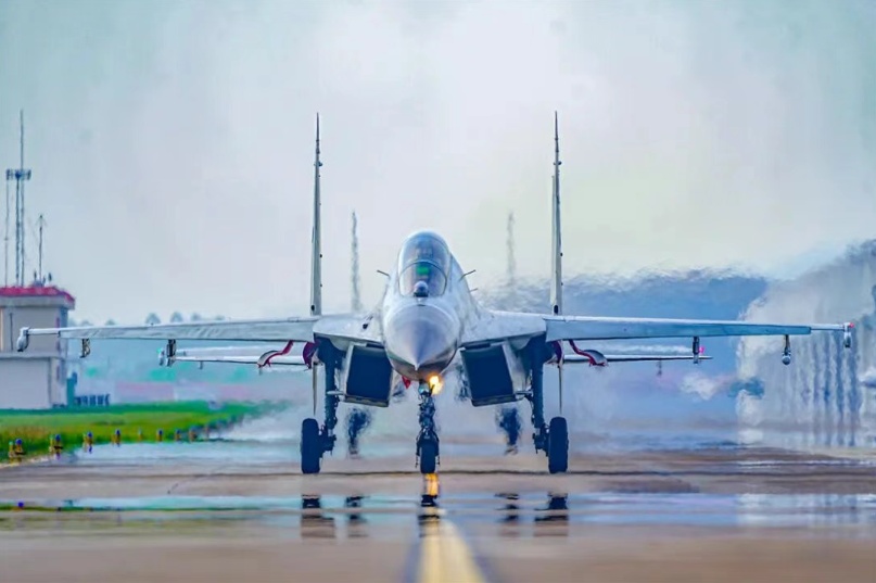 高清大图来了 沉浸式看海军战机空战对抗训练 高清大图来了 沉浸式看海军战机空战对抗训练