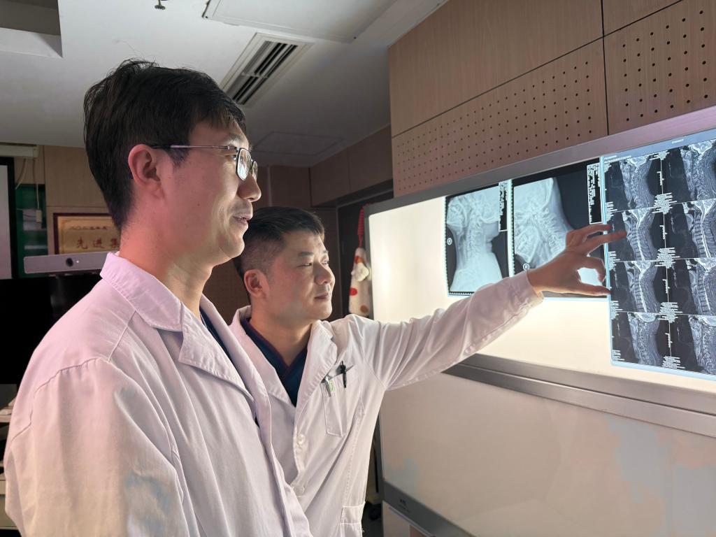 年轻人颈腰椎疾病如何早识别早预防 年轻人颈腰椎疾病如何早识别早预防