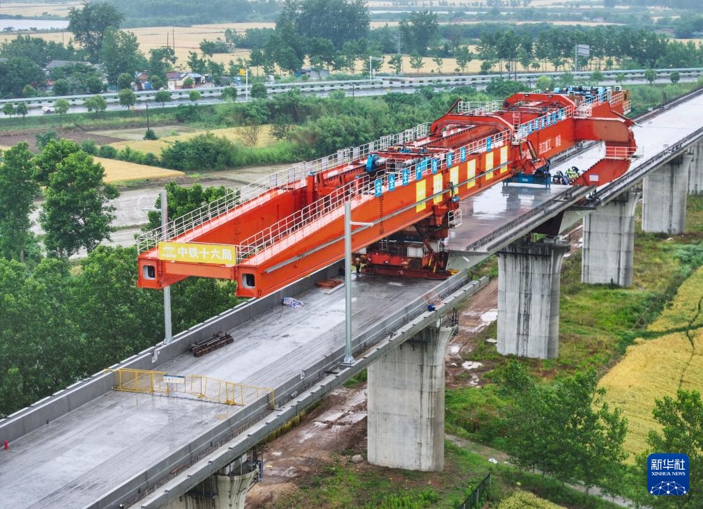 宁淮城际铁路淮安段架梁完成