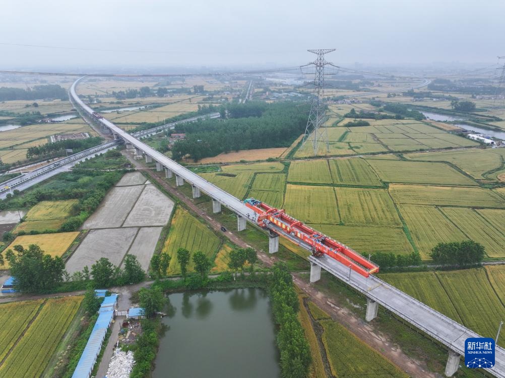 宁淮城际铁路淮安段架梁完成