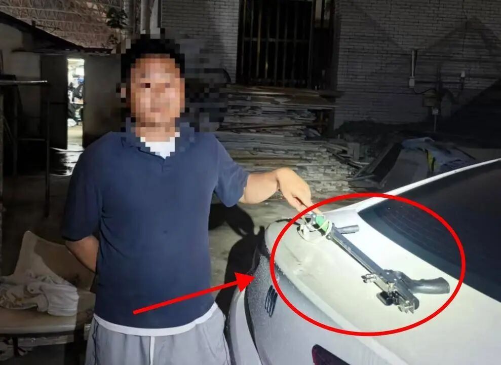 事发上海!男子为求刺激自制弹弓“打鸟取乐”,致在建大楼15块外立面玻璃受损 事发上海!男子为求刺激自制弹弓“打鸟取乐”,致在建大楼15块外立面玻璃受损