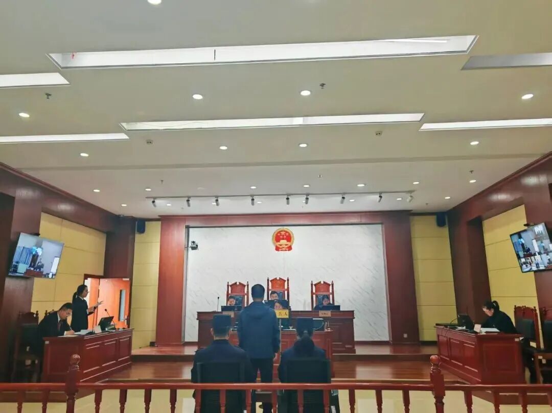 耍“小聪明”拖欠抚养费还恶意隐匿财产？法院这样判→