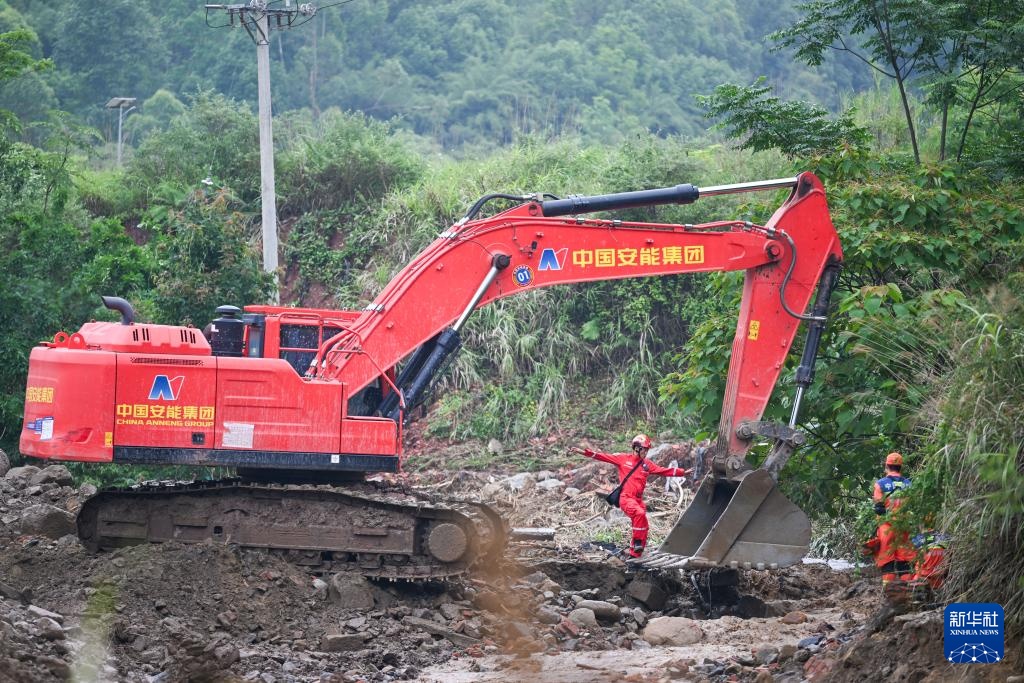 重庆永川：救援力量全力抢险救灾