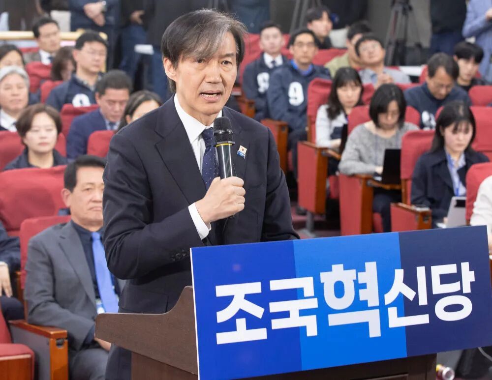 引体向上、平板支撑、剃头、绝食、疏通马桶，韩国地方选举候选人各出奇招拉选票