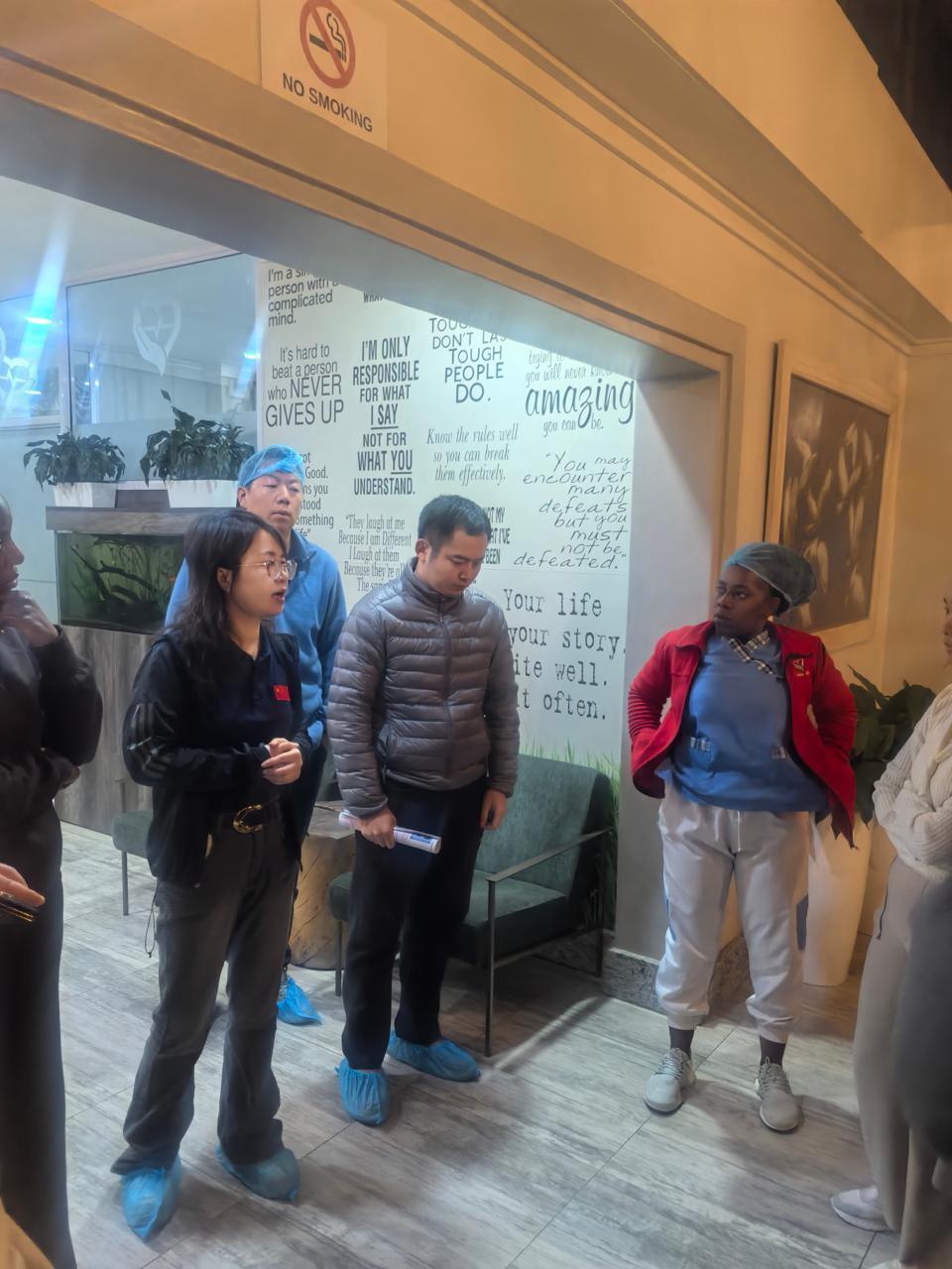 华人突发口角歪斜确诊脑卒中，援非医生火速出诊半小时投入抢救挽回性命
