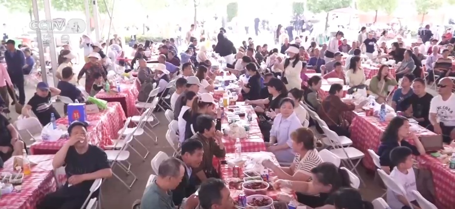 各地特色活动点燃夏日消费热情 文体旅商深度融拓展城市消费空间 各地特色活动点燃夏日消费热情 文体旅商深度融拓展城市消费空间