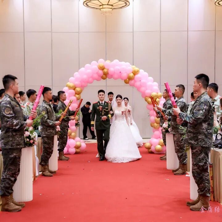 金盾结良缘 忠诚永相伴——西城区举办2026年“拥军服务季”官兵集体婚礼