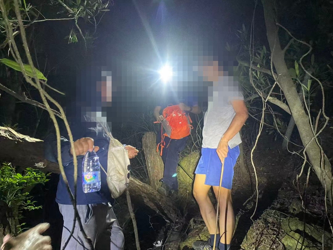 厦门一男子报警称在天竺山迷路,其实竟已爬到“天柱山”,密林中还有毒蛇,紧急救援! 厦门一男子报警称在天竺山迷路,其实竟已爬到“天柱山”,密林中还有毒蛇,紧急救援!